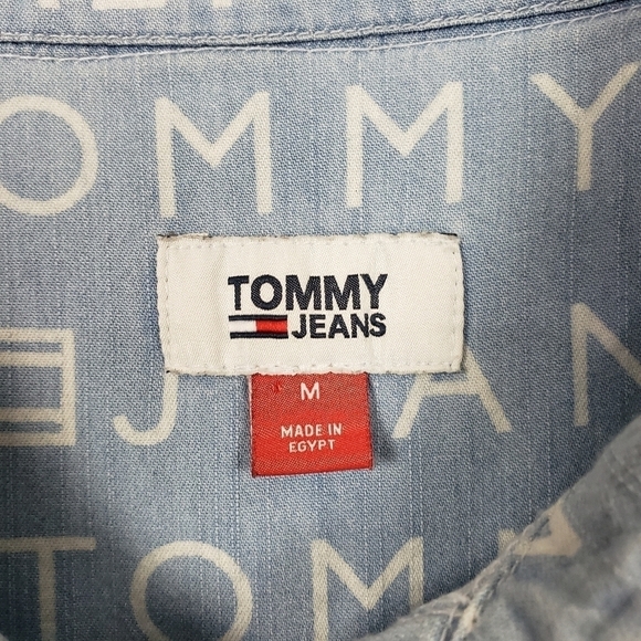 TOMMY JEANS Chambray All Over Logo Print Button Down Shirt Sz M Oversized Fit - Picture 8 of 9